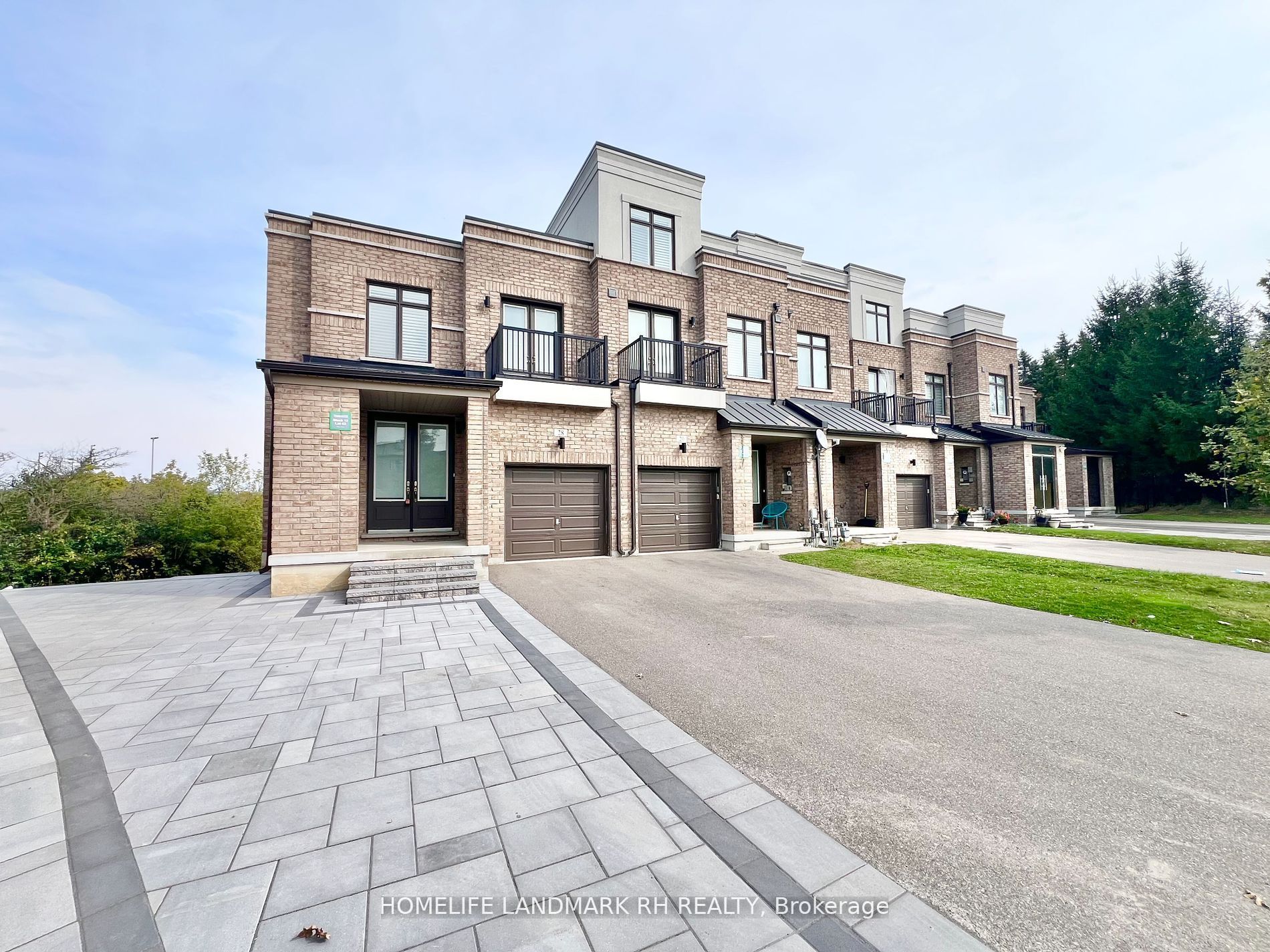 Additional image 2 of 28 Elyse Court, Aurora, ON, L4G 2C9