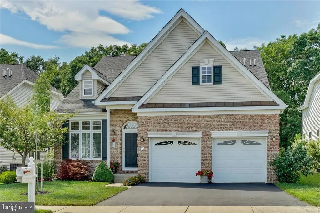 35 Plymouth Way, Barnegat, NJ 08005