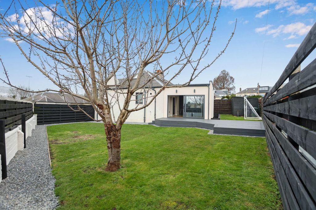 Additional image 18 of 3 bed bungalow for sale11 Marionville Park, Edinburgh EH7