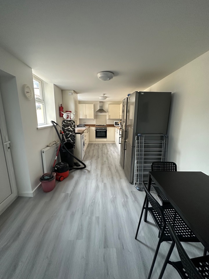 6 Bed Terraced House, Albany Road, L7, N1 7GU photo 3