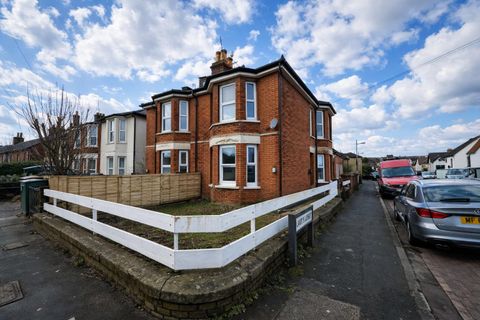 71 Shirley Park Road, Southampton SO16, Room to rent