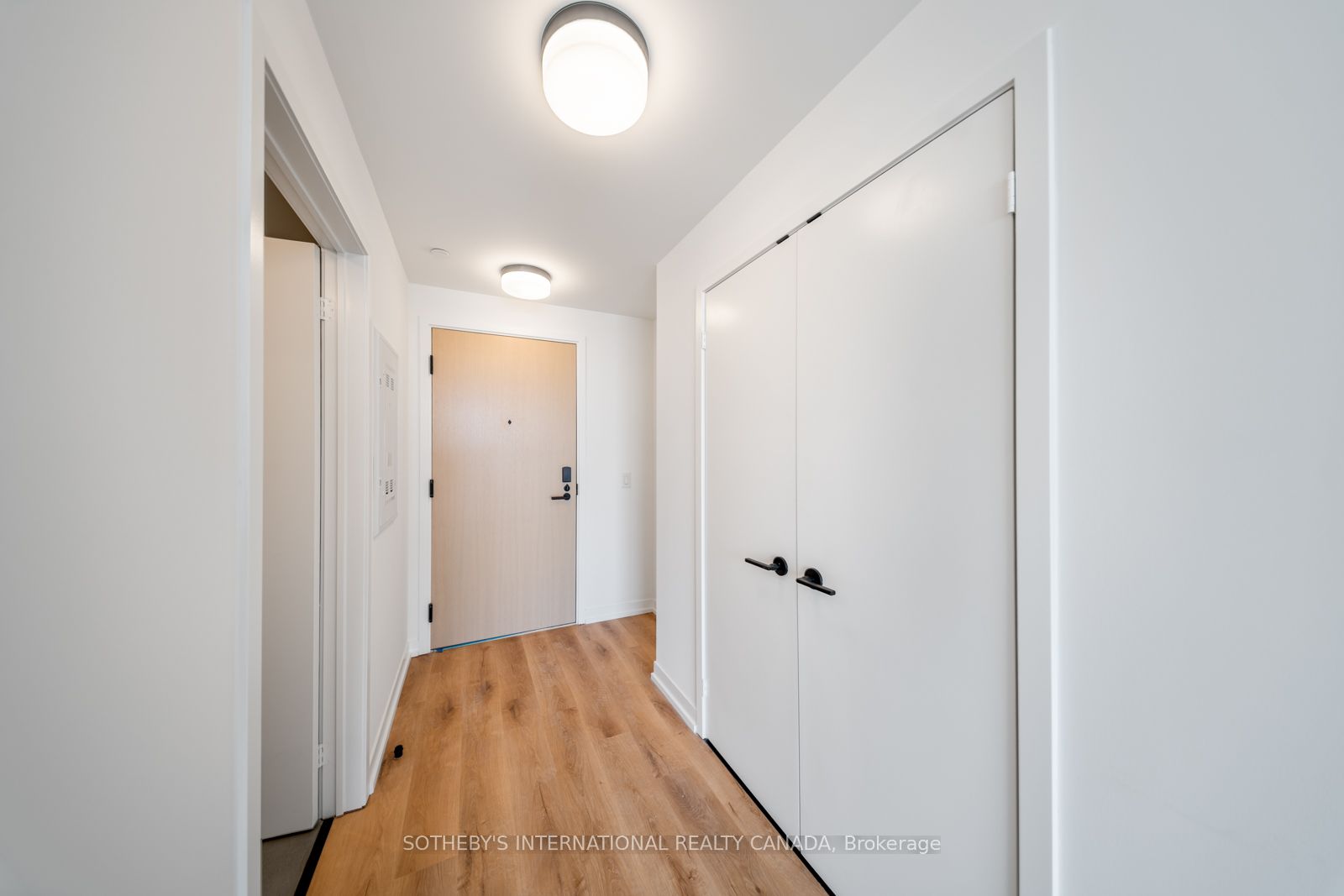 Additional image 2 of 703-5 York Garden Way, Toronto, ON, M6A 2V1