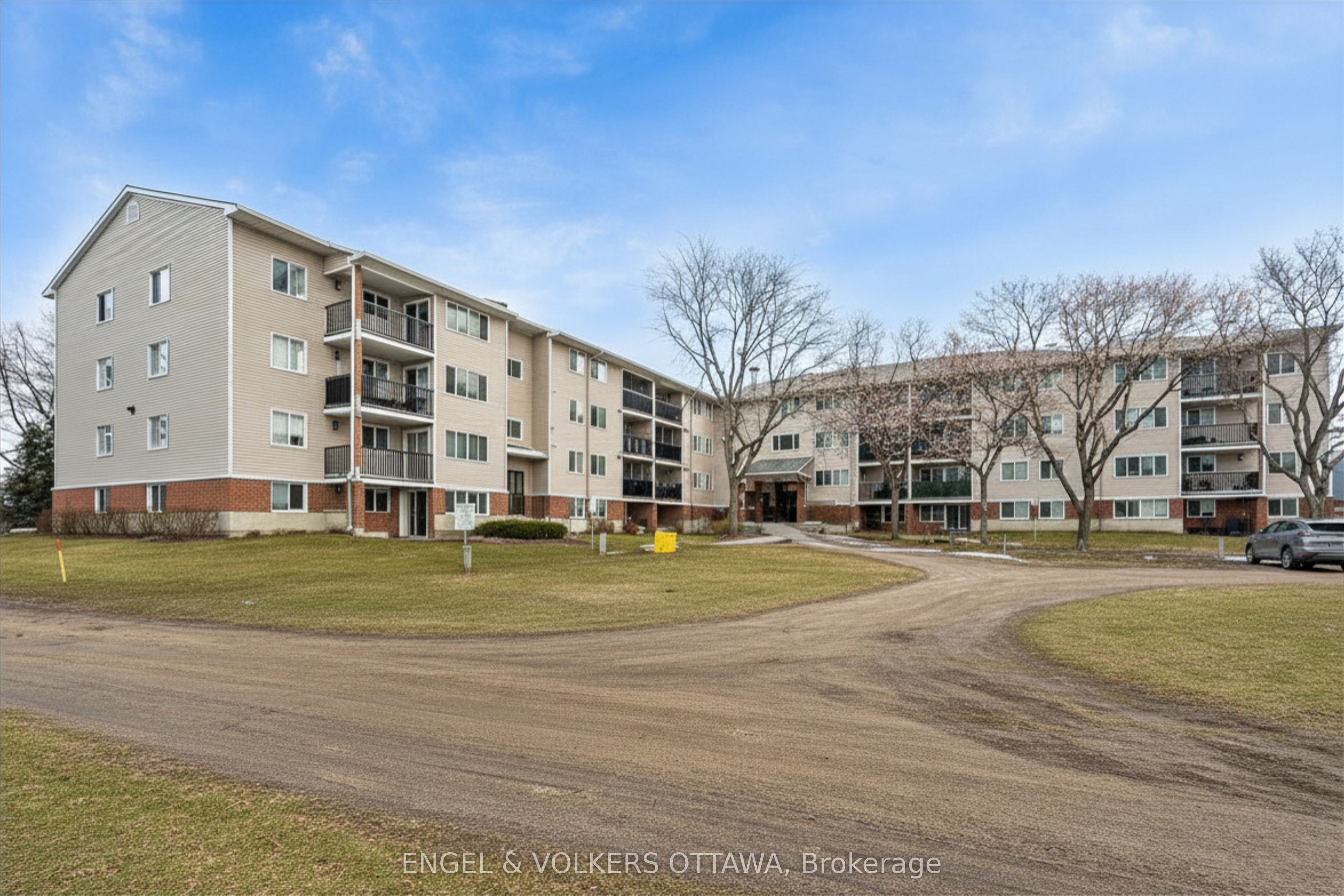 109-6532 Bilberry Drive, Ottawa, ON, K1C 4N9