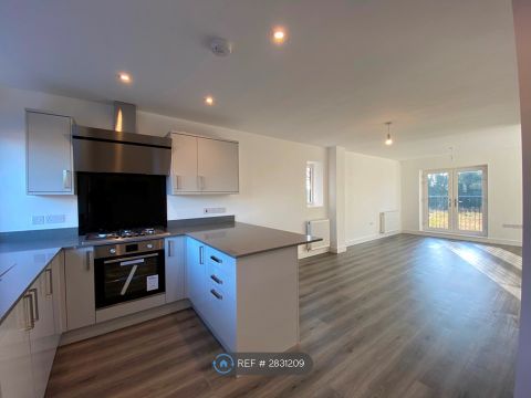 Lacewood Close, Bestwood Village, Nottingham NG6