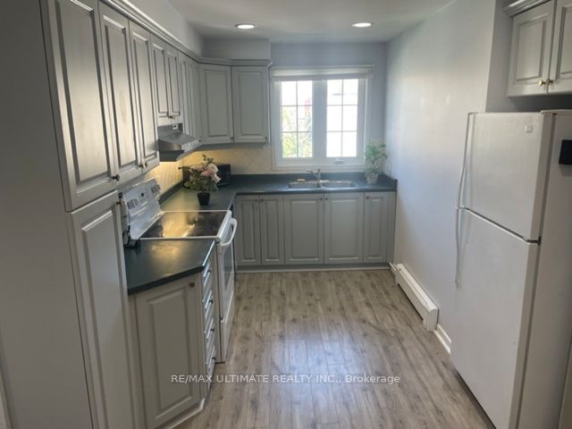 Additional image 2 of 2-213 Close Avenue, Toronto, ON, M6K 2V6