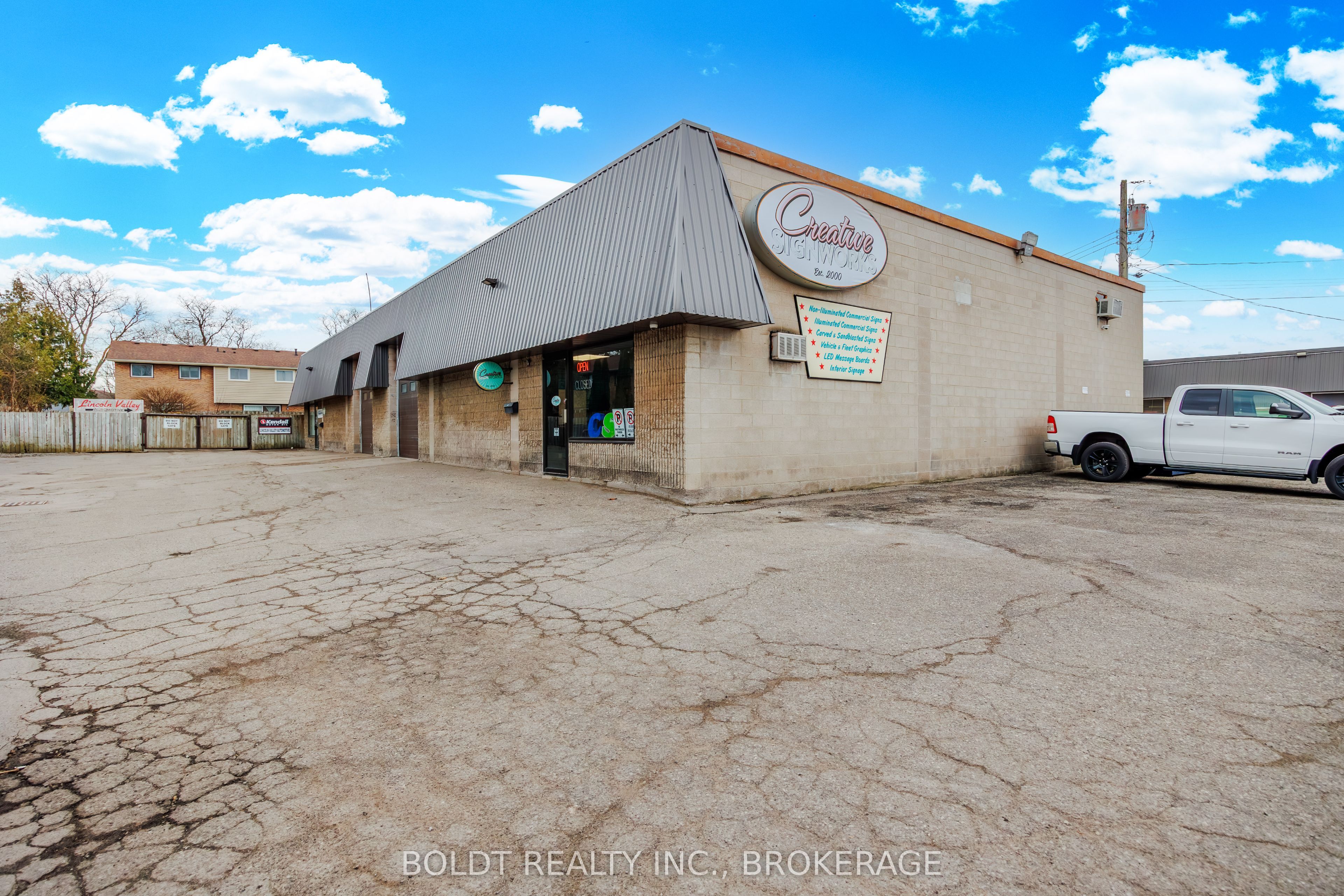 52 Scott Street W, St. Catharines, ON, L2R 1E1