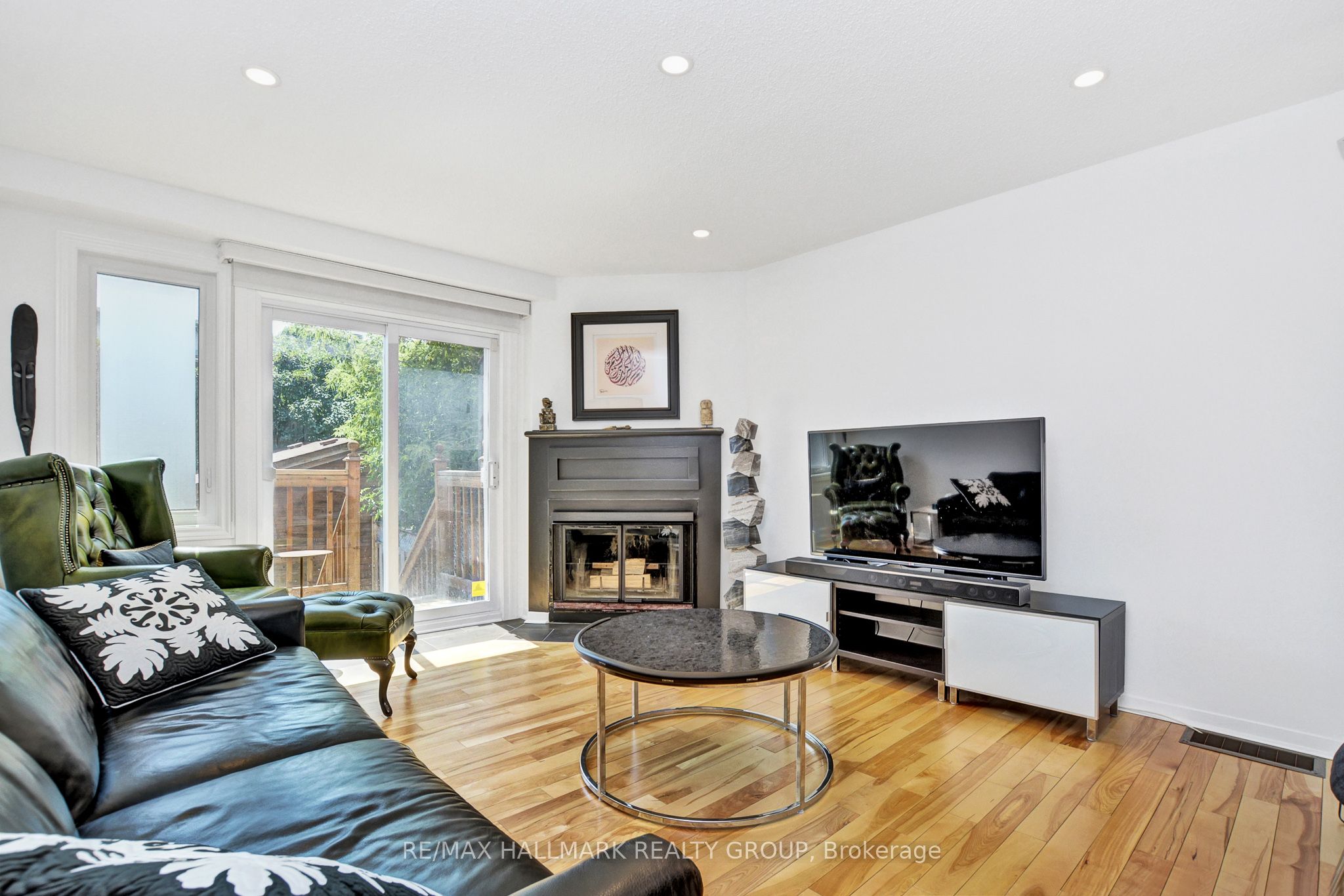 Additional image 6 of 256 Bruyere Street, Ottawa, ON, K1N 5E6