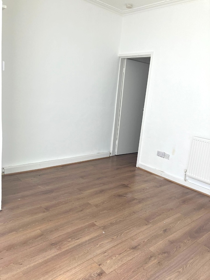 2 Bed Terraced House, Teck Street, L7, N1 7GU photo 3