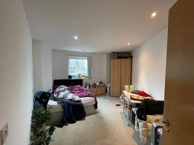 2 Bed Flat, Masshouse Plaza, B5, N1 7GU photo 5