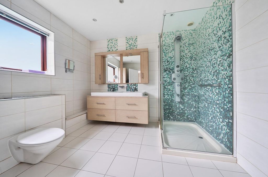 Additional image 11 of 3 bed detached bungalow for saleMaryrose Way, Whetstone N20
