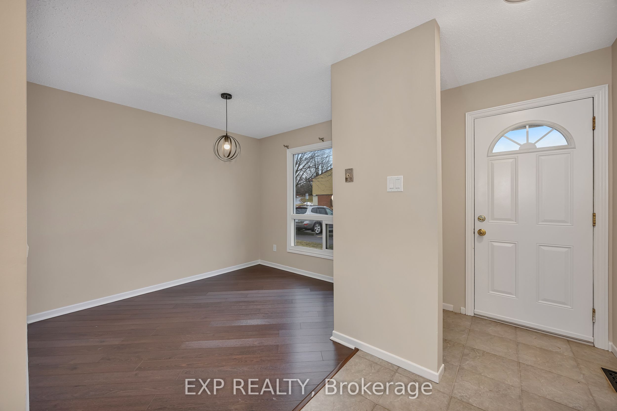 Additional image 4 of 104-2570 Southvale Crescent, Ottawa, ON, K1B 5B7