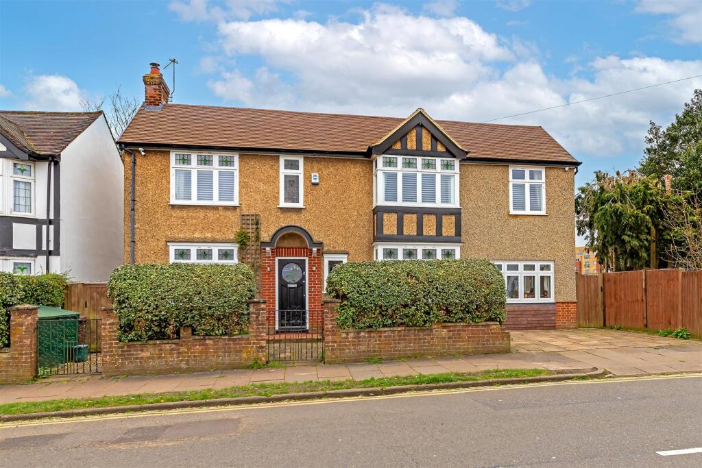 Flora Grove, St Albans