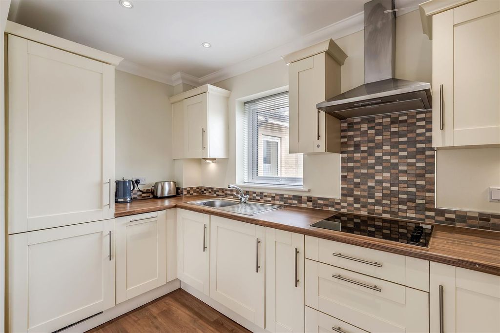 Additional image 7 of 1 bed flat for saleValley Drive, Ilkley LS29