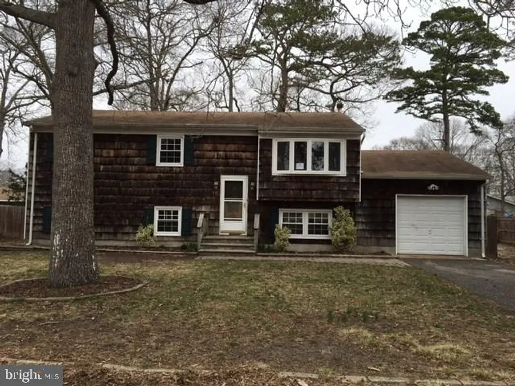 110 Walnut Drive, Lanoka Harbor, NJ 08734