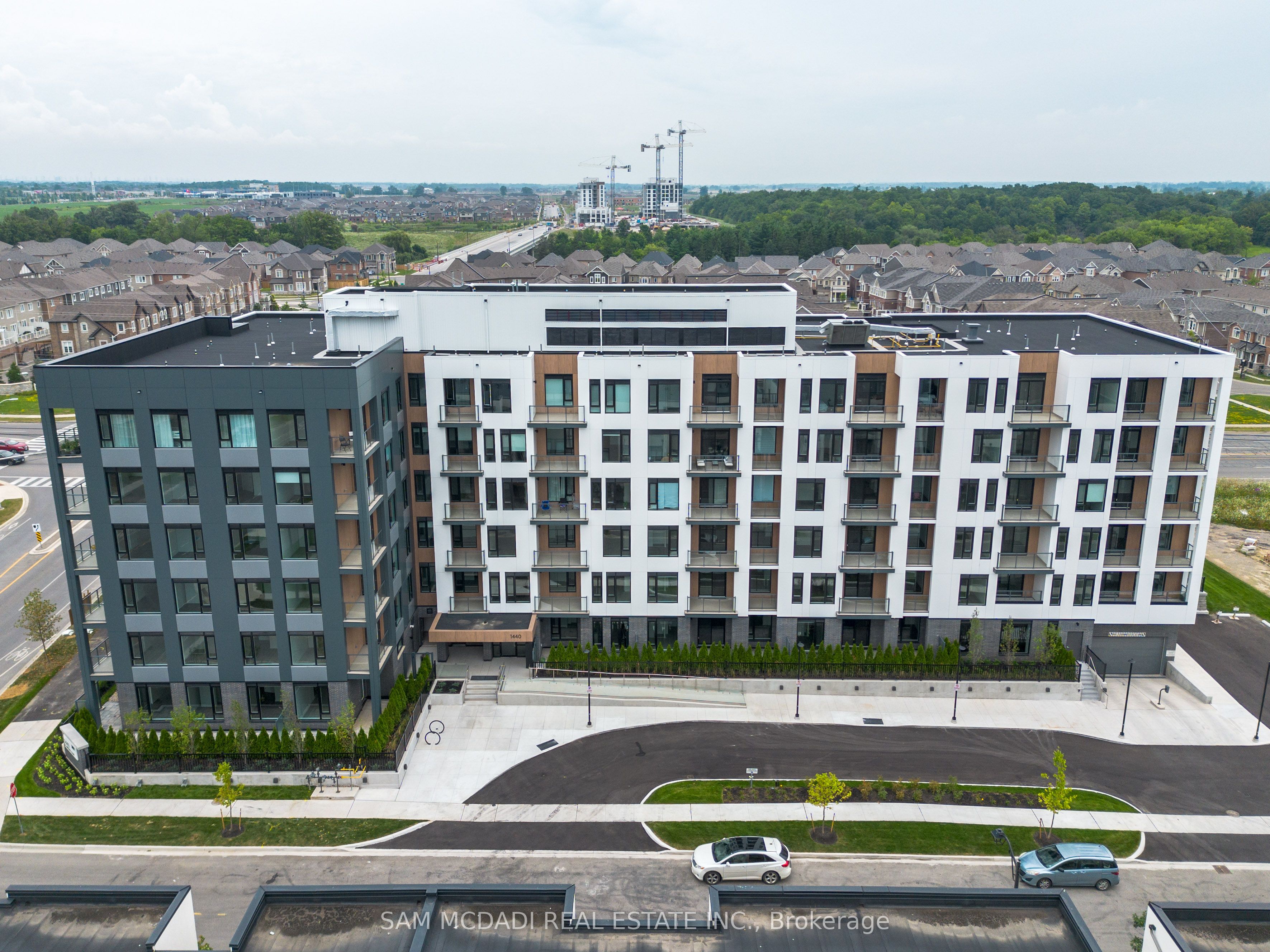 308-1440 Clarriage Court, Milton, ON, L9T 2X5