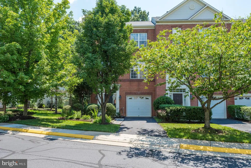 12906 Wood Crescent Circle, Herndon, VA 20171