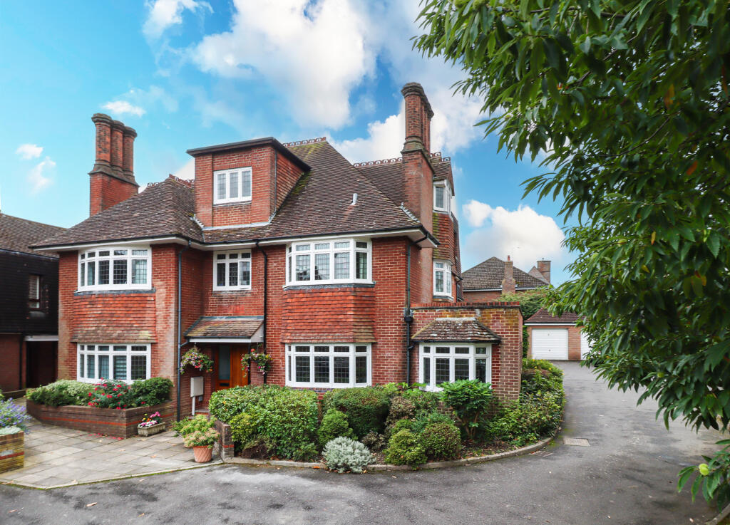 Kirkwick Avenue, Harpenden, Hertfordshire, AL5