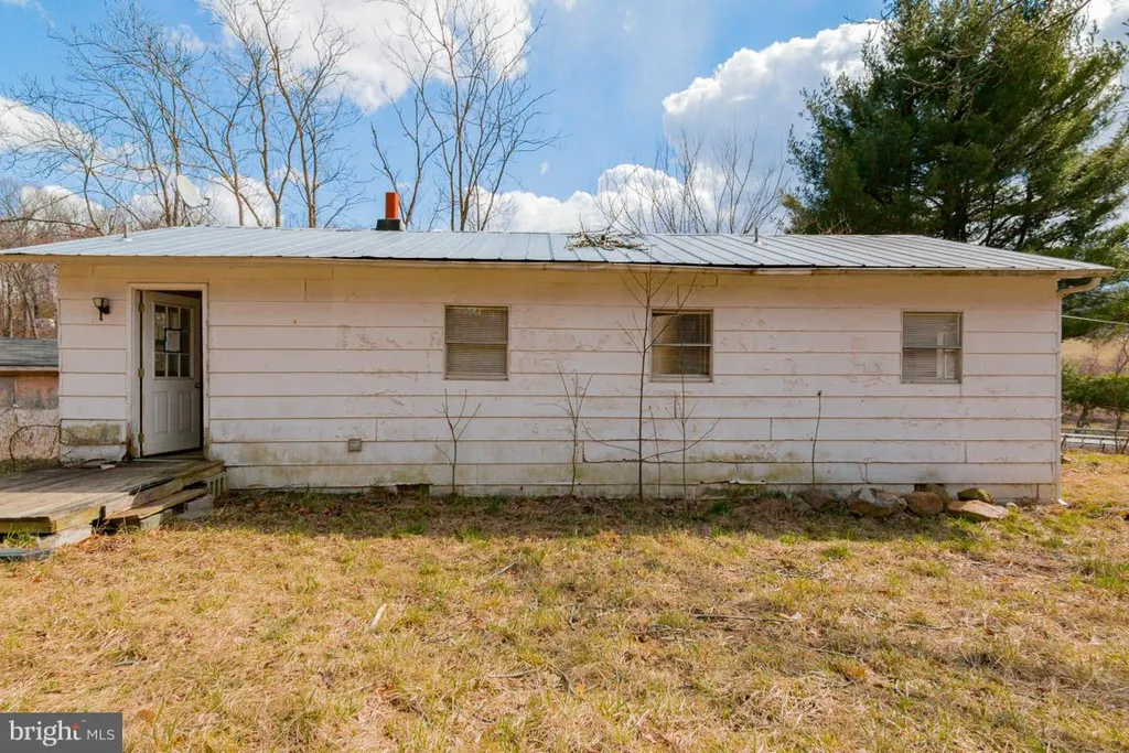 9653 Woodsboro Road, Frederick, MD 21701