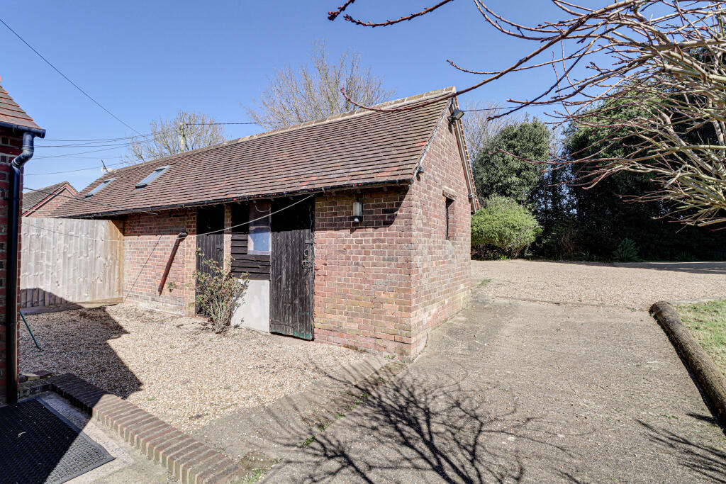 Additional image 18 of New Fiddlers Hill, Harpenden, AL5