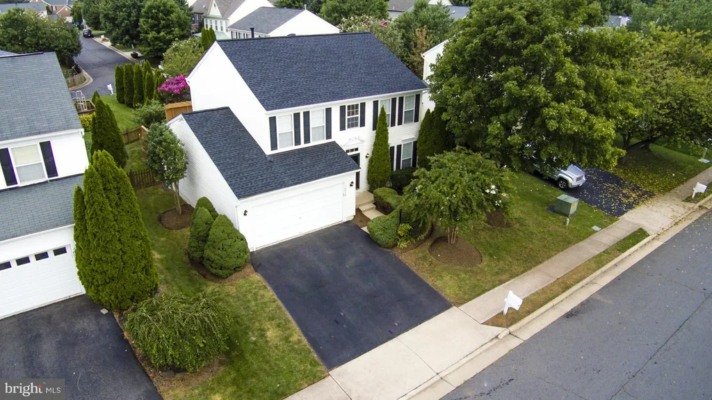 6916 Susquehanna Road, Gainesville, VA 20155