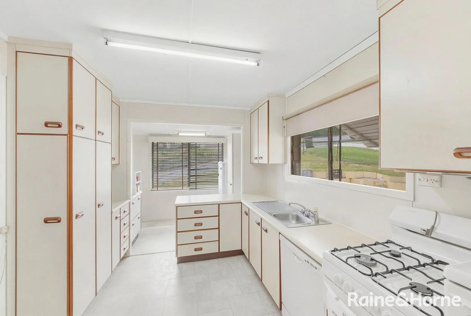 Additional image 3 of 27 Hunter Street, West Gladstone QLD 4680