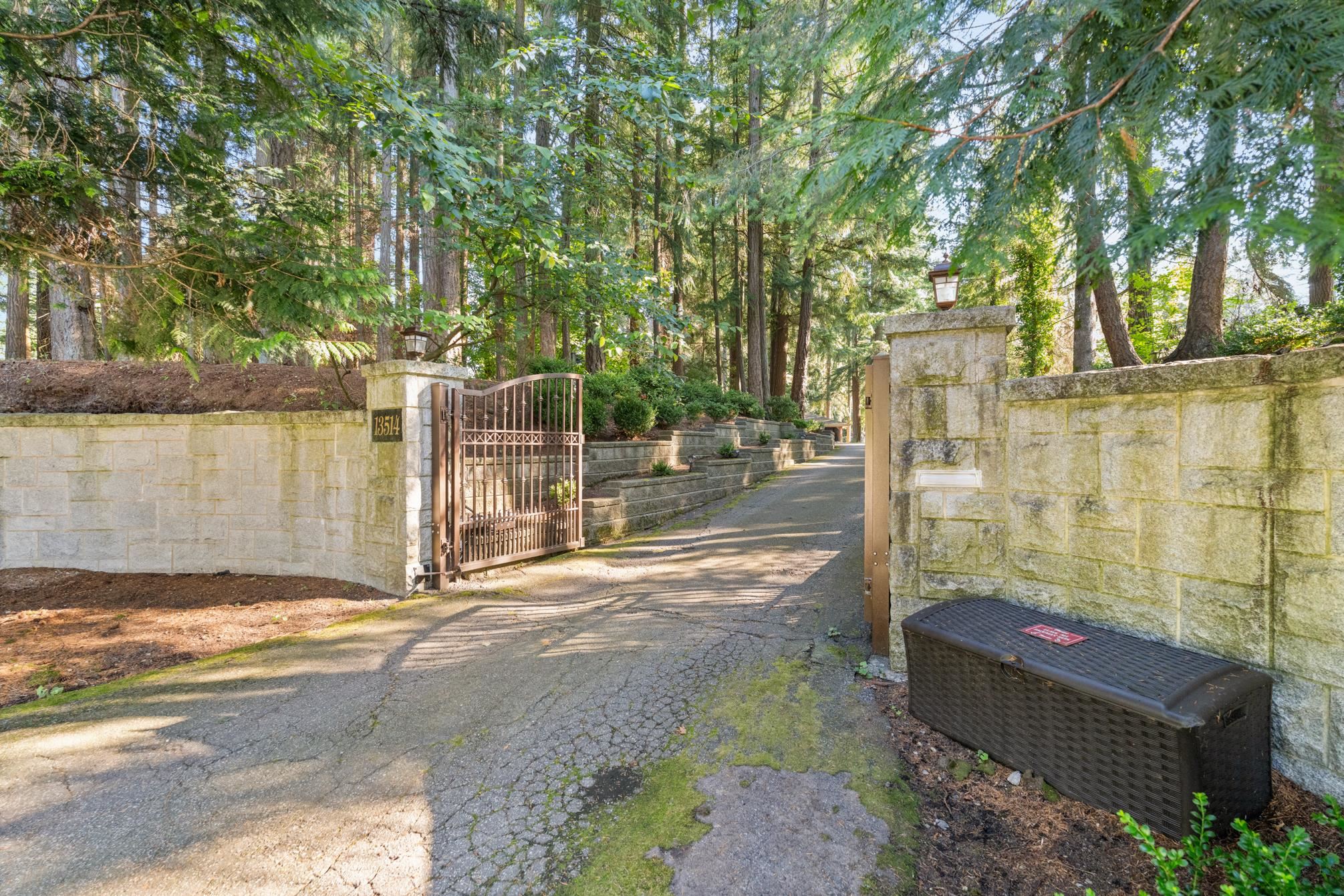 Additional image 2 of 13514 20 Avenue, Surrey, BC, V4A 1Z6