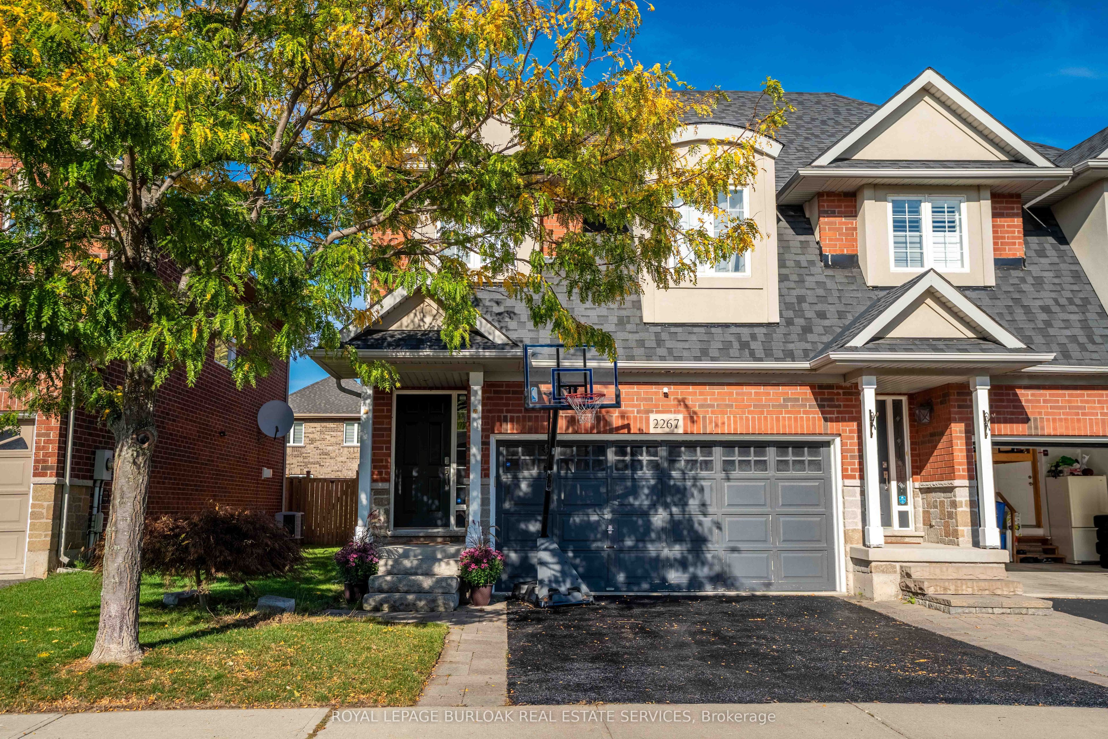 2267 Whistling Springs Crescent, Oakville, ON, L6M 5G5