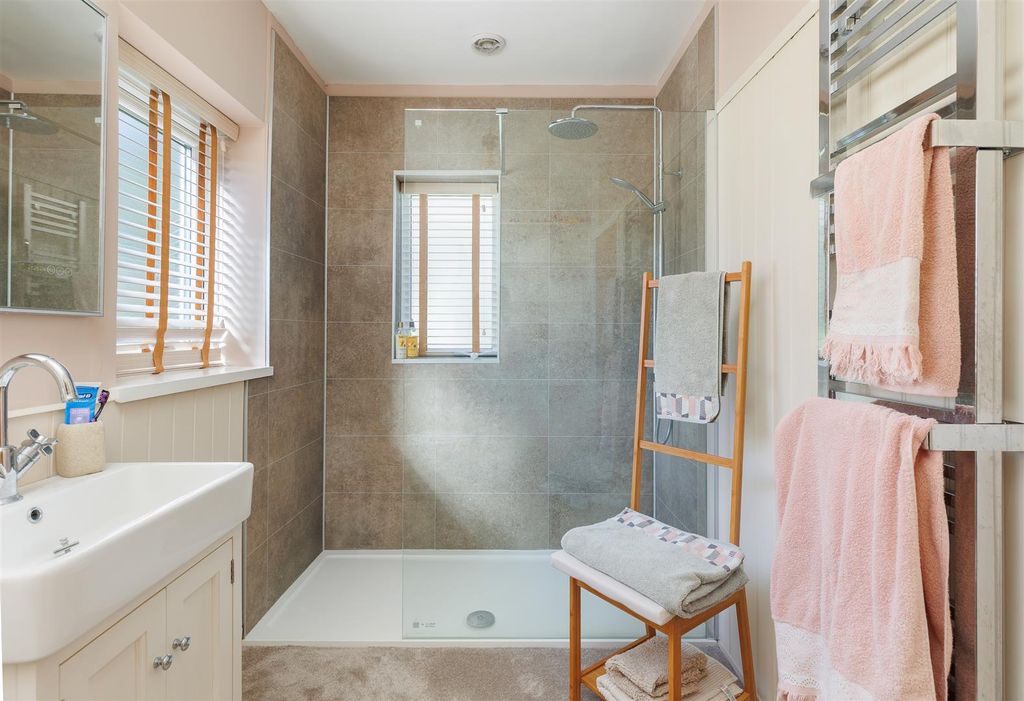 Additional image 17 of 6 bed detached house for saleNewport, Isle Of Wight PO30