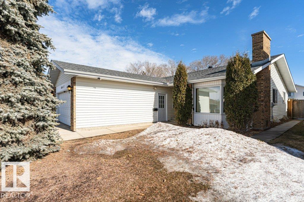 6208 11 Avenue NW, Edmonton, AB, T6L2G4