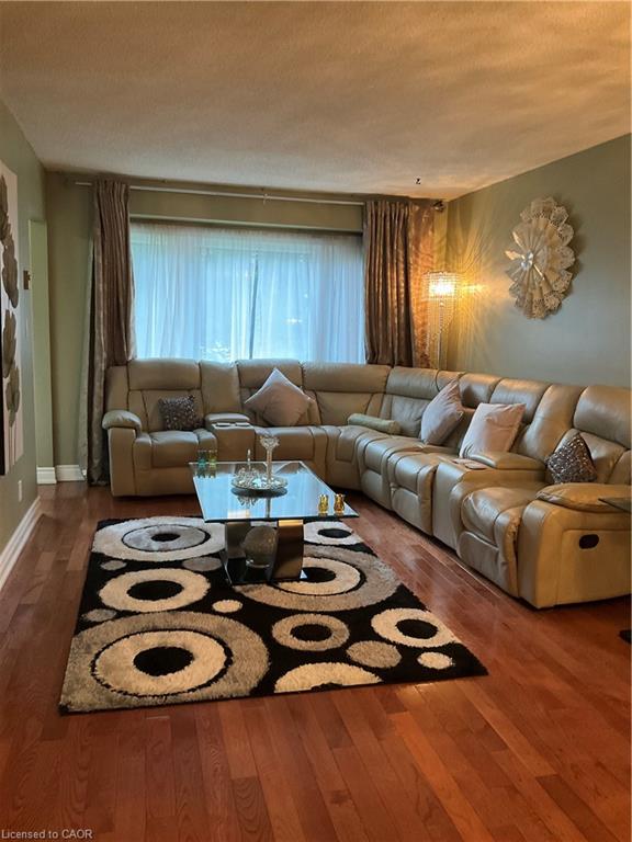 486B Kingscourt Drive, Waterloo, ON, N2K 2Y7