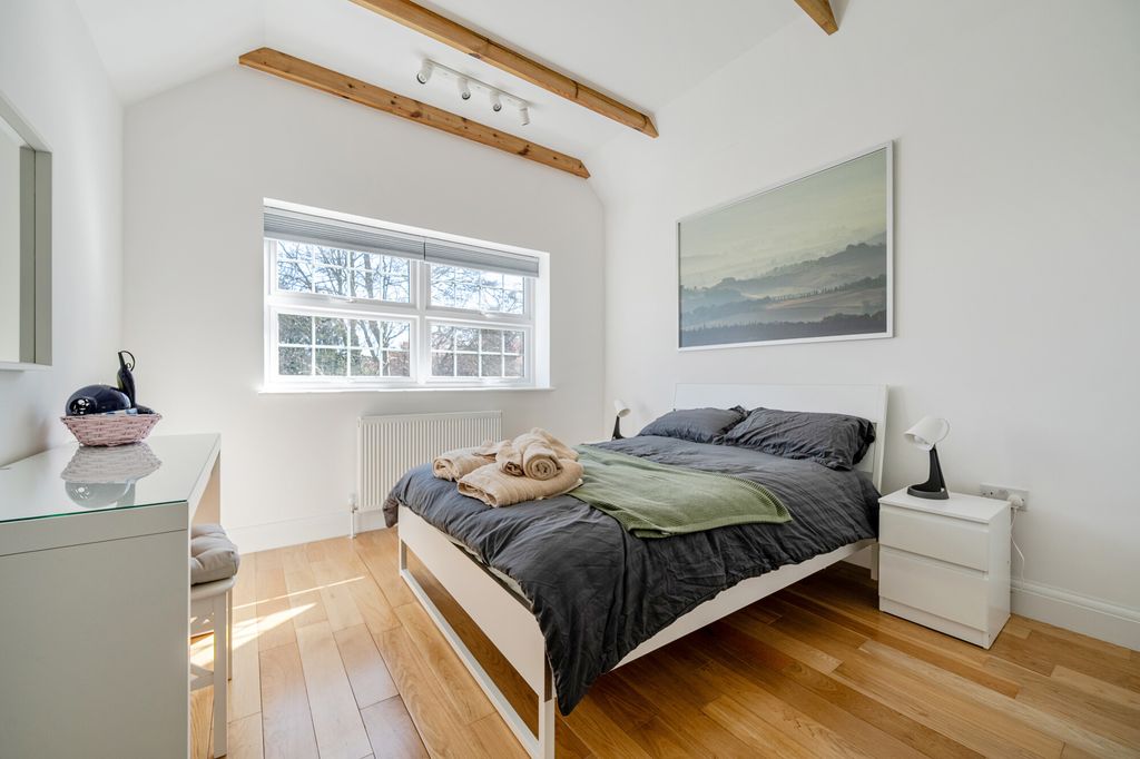 Additional image 12 of 6 bed detached house for saleLyonsdown Avenue, New Barnet EN5