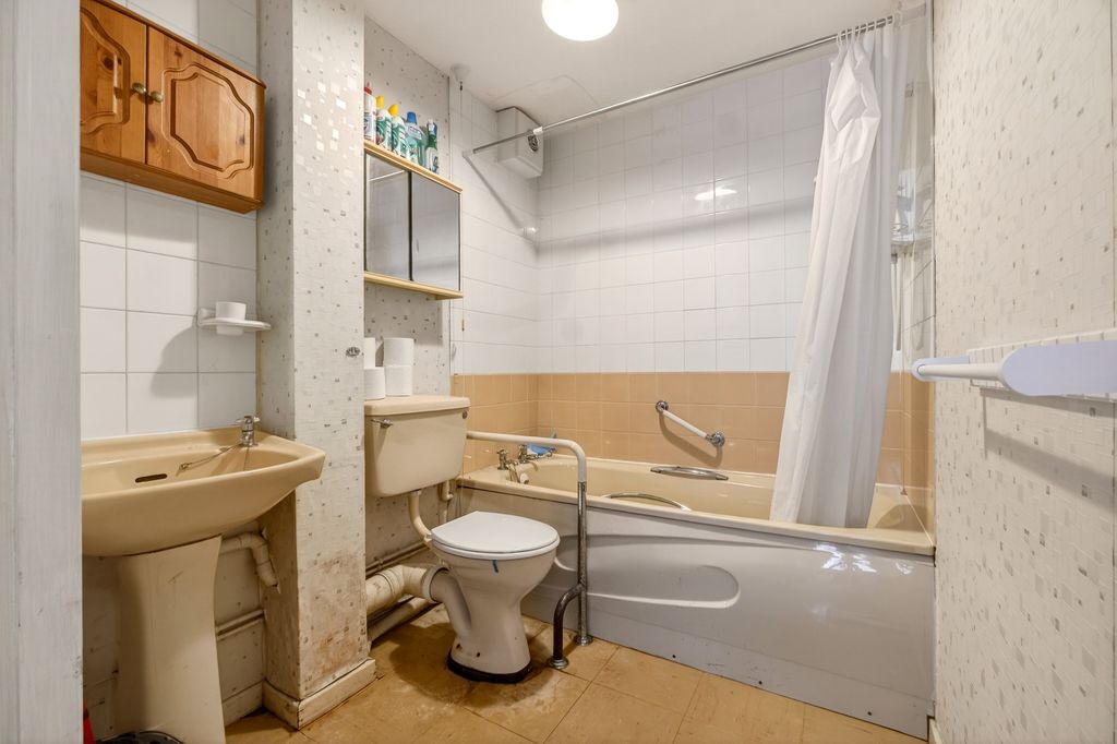 Additional image 8 of 2 bed flat for saleJamieson Court, Melrose Place, Hereford HR4