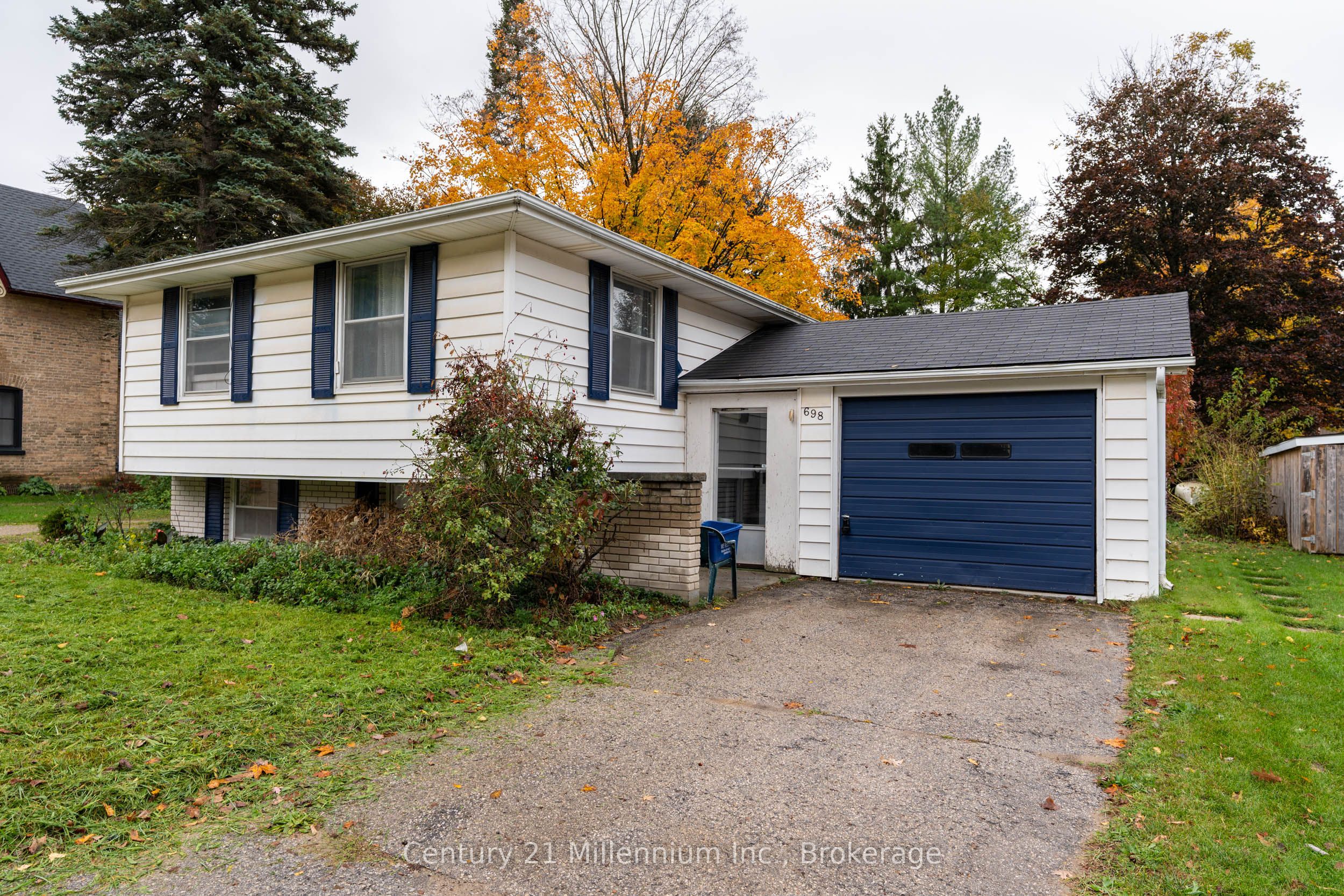 698 Gustavus Street, Saugeen Shores, ON, N0H 2C0
