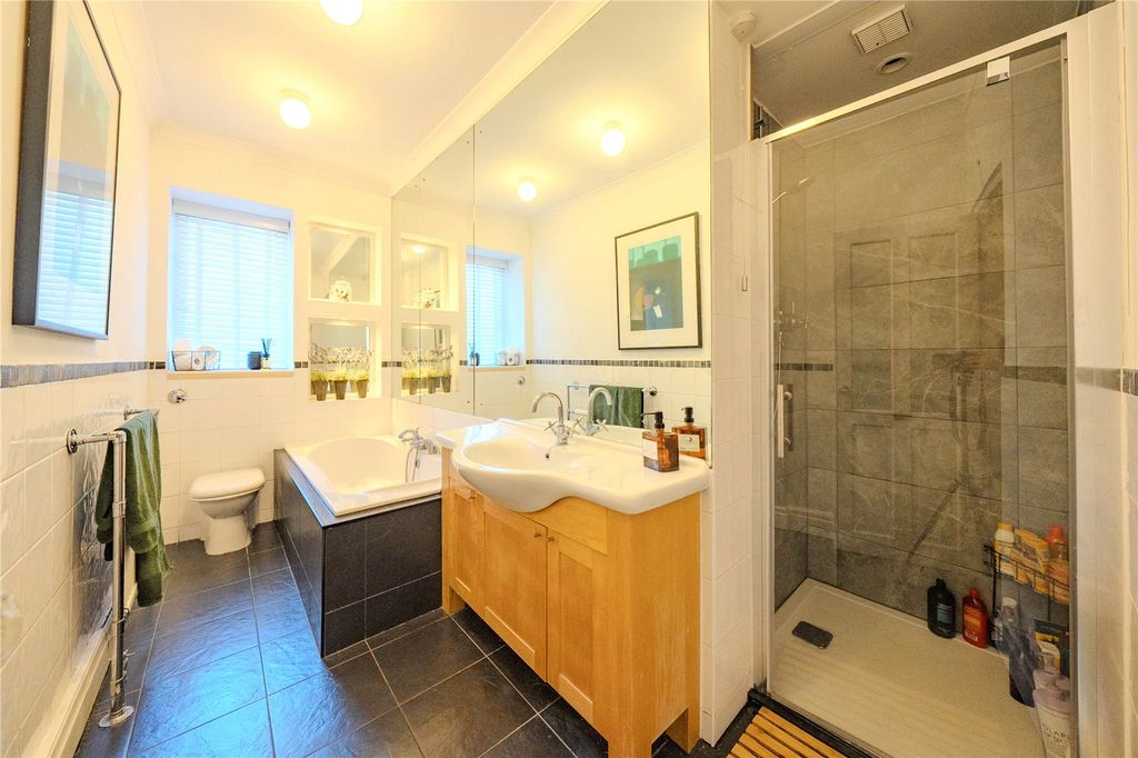 Additional image 9 of 3 bed flat for saleOaklea Hall Close, Adel, Leeds, West Yorkshire LS16