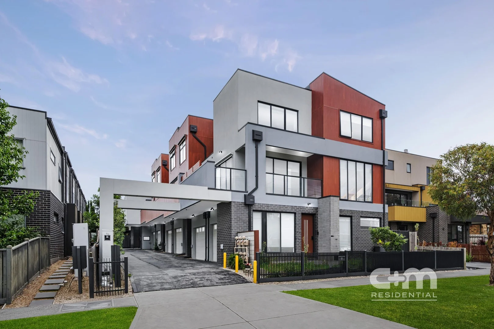 2/96 Snell Grove, Oak Park VIC 3046