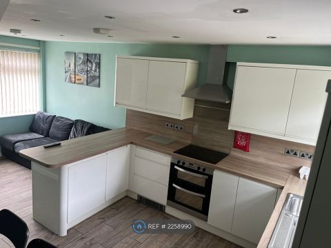 Leabon Grove, Birmingham B17, Room to rent