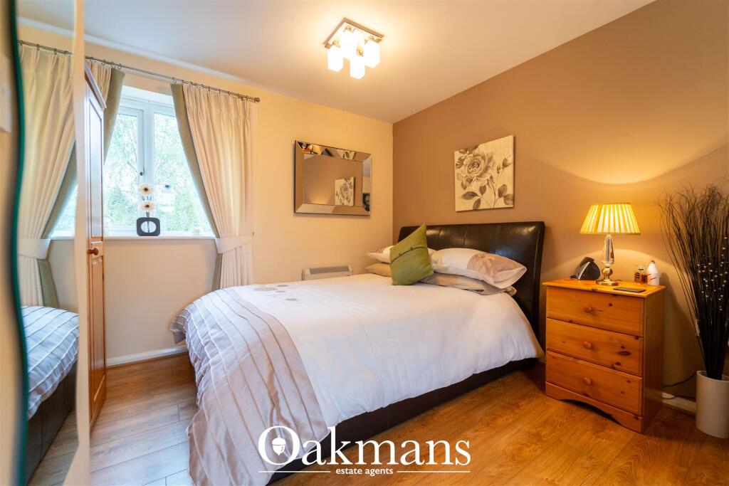Cardinal Close, Birmingham, B17 photo 3