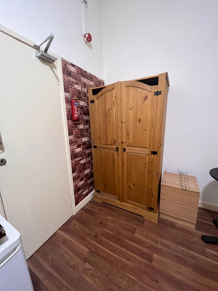 1 Bed Flat, Ranelagh St, L1, N1 7GU photo 3