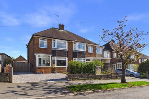 Arnold Avenue, Charnock. S12