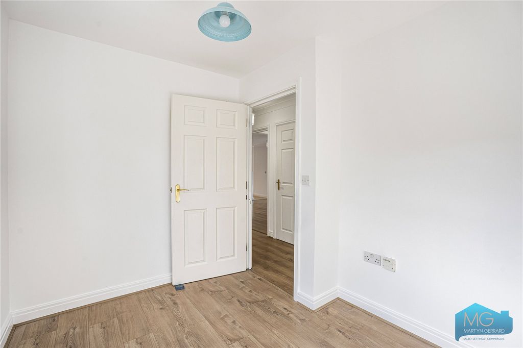 Additional image 11 of 2 bed flat for saleShillingford Close, Mill Hill, London NW7