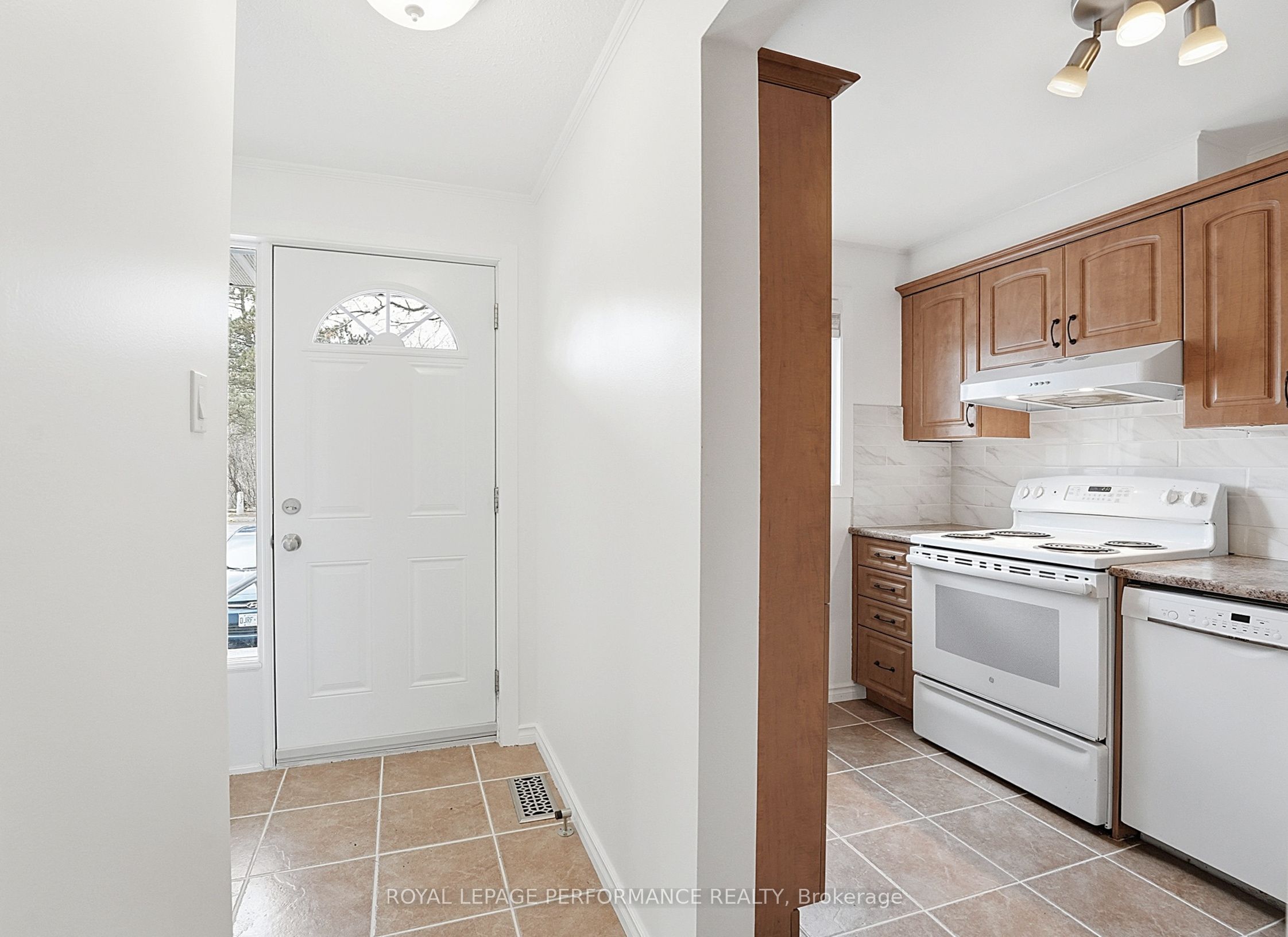 Additional image 3 of 6442 Bilberry Drive, Ottawa, ON, K1C 4P3
