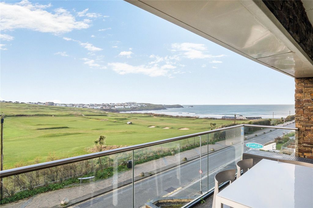 3 bed flat for saleAzure, Headland Road, Newquay TR7