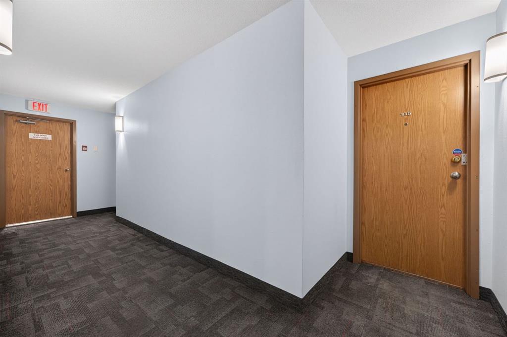 Additional image 3 of 315-335 Garry Crescent NE, Calgary, AB, T2K 5X1