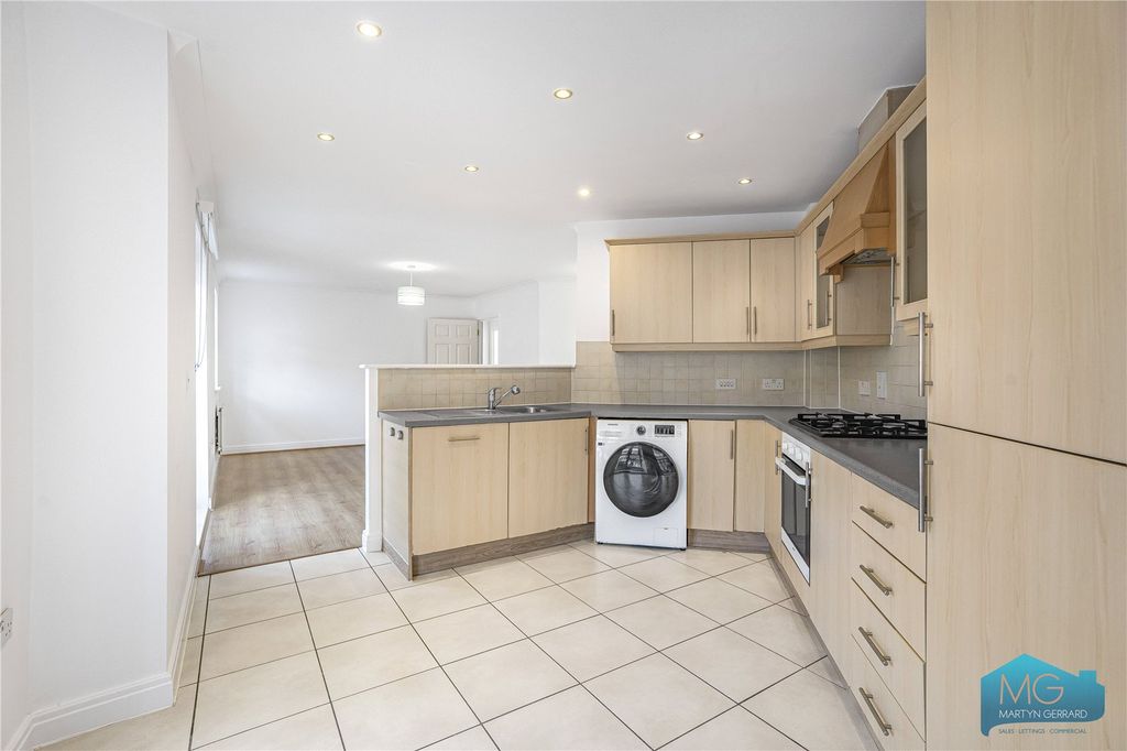 Additional image 3 of 2 bed flat for saleShillingford Close, Mill Hill, London NW7