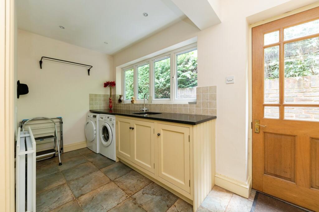 Additional image 9 of Firs Walk, Welwyn, AL6