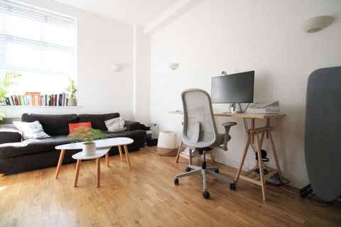 Boundary Street, London E2, Studio to rent