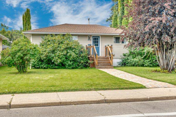8319 Bowness Road, Calgary, AB, T3B 0H5
