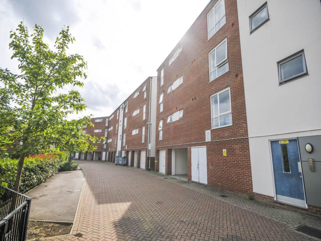 Aviation Avenue, Hatfield, Hertfordshire