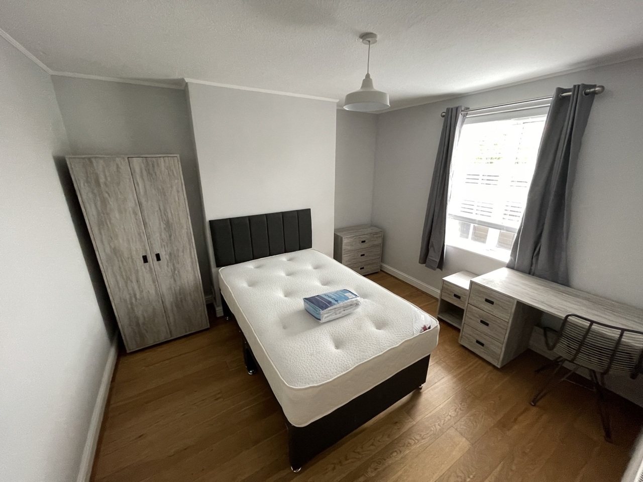 3 Bed Terraced House, Worrall Road, BS8, N1 7GU