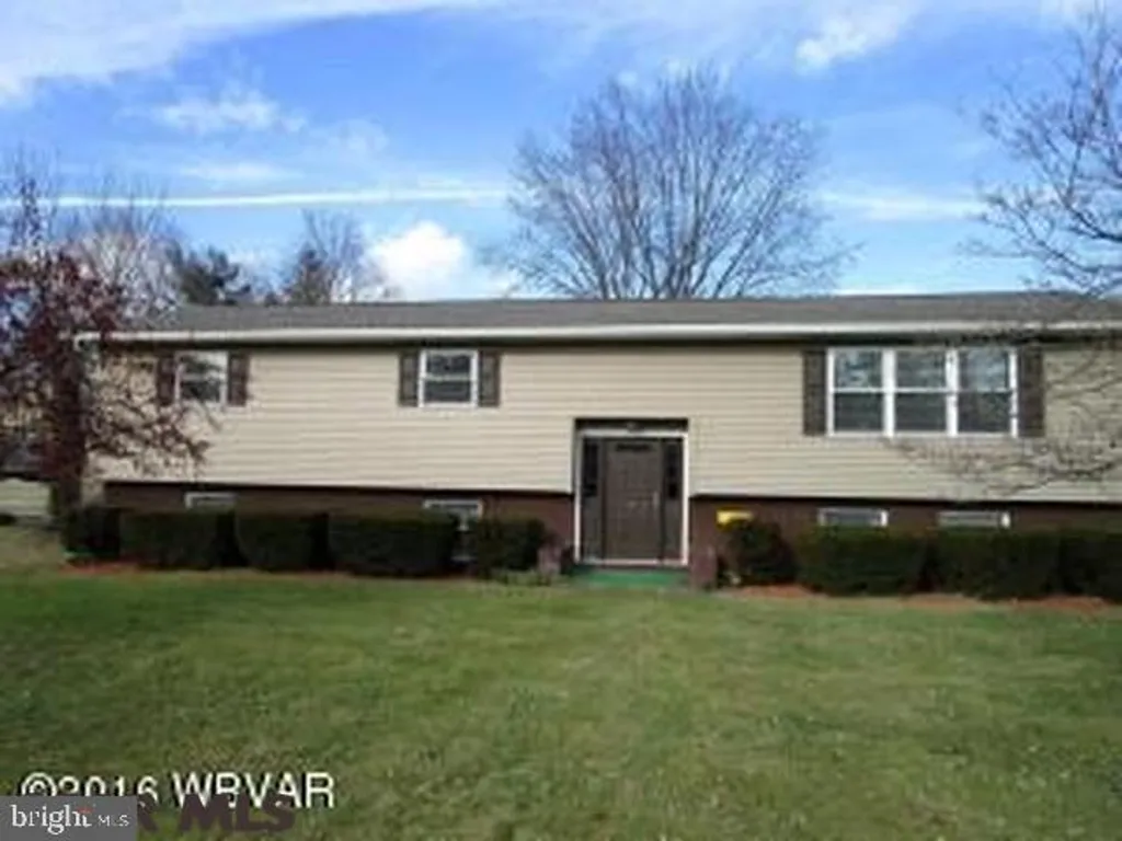 3 Beech Creek Avenue, Mill Hall, PA 17751